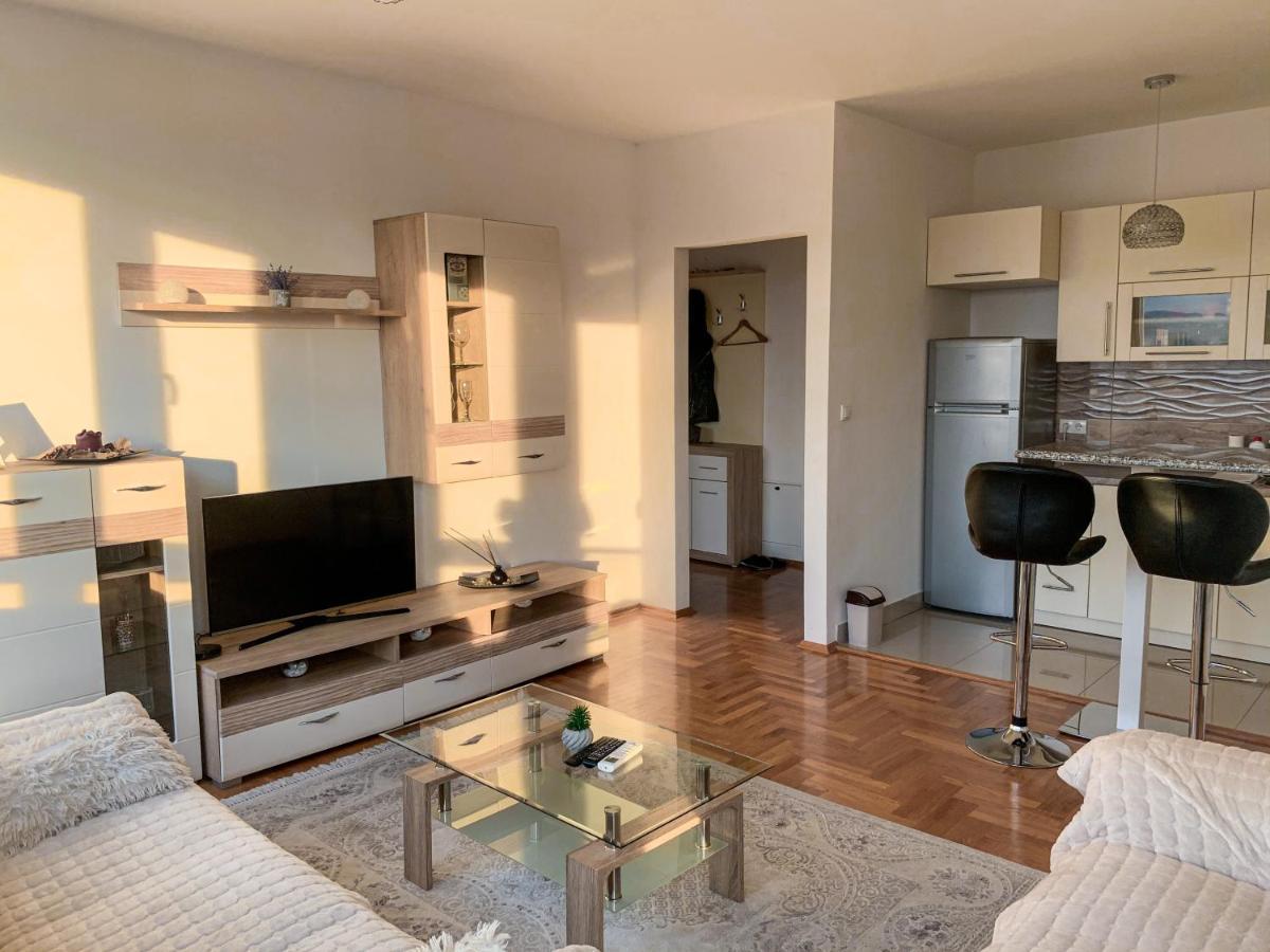Stan na dan Bella Apartment Banja Luka Bagian luar foto
